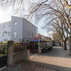  Apartament & Iris